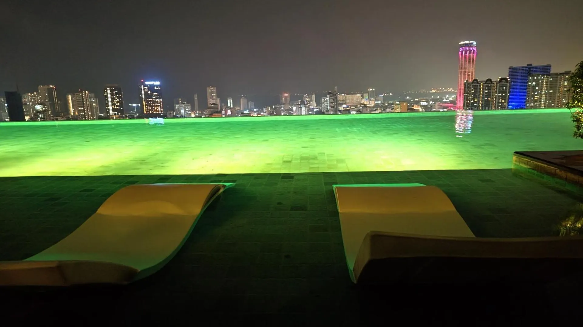 דירה Skypool 2Br 9Pax Premium Suite@Beacon @Georgetown @Penang