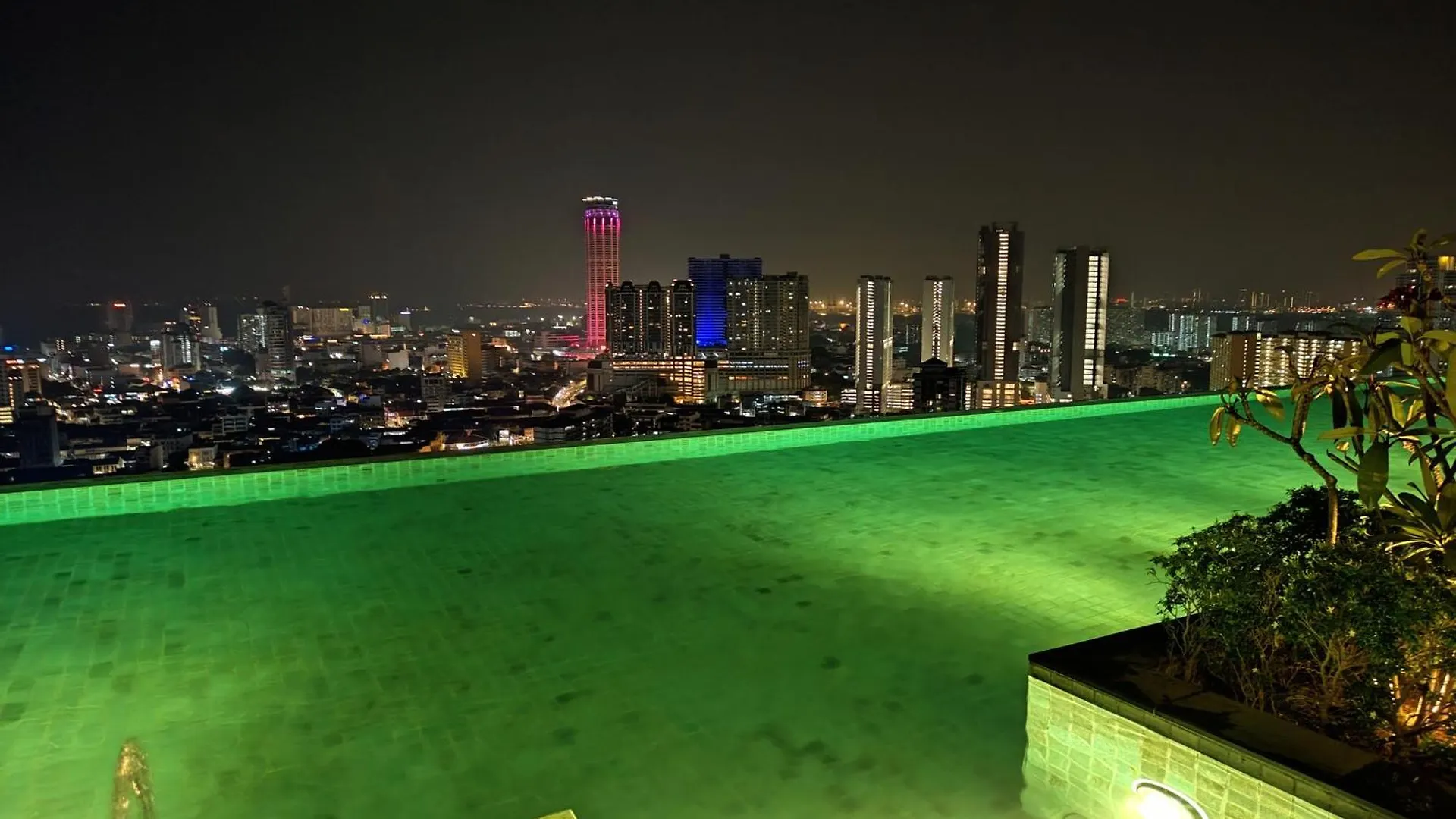 Skypool 2Br 9Pax Premium Suite@Beacon @Georgetown @Penang 0*, ג'ורג' טאון מלזיה